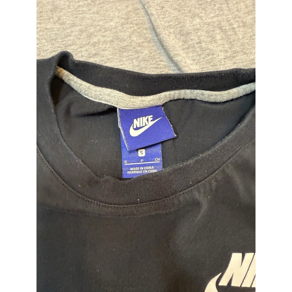 Nike black long-sleeve w/ white stripes on the sleeves and a curved hem - Small - Picture 6 of 10